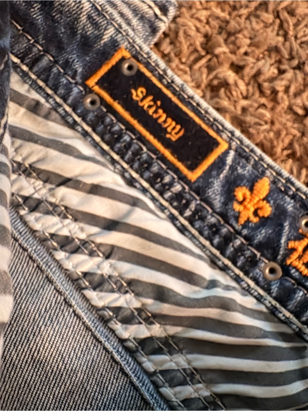 Rock Revival Women's Acid Wash Skinny Jeans with Embroidered Pockets size 27 - Picture 7 of 7